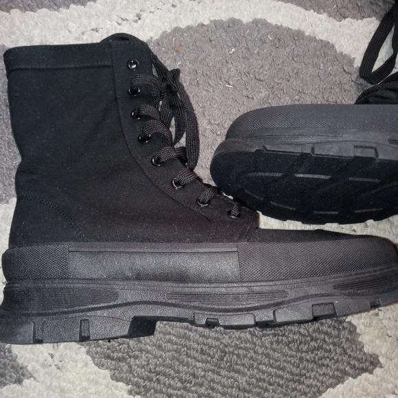 Black canvas high top boots - Picture 3 of 4